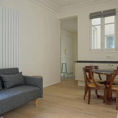 Rue Chateaubriand - 8 شقة *