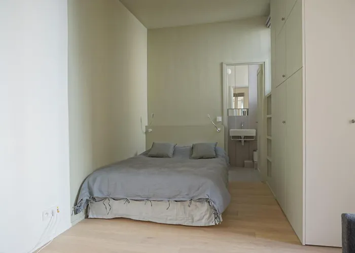 Rue Chateaubriand - 8 شقة *
