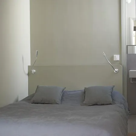 Appartement Rue Chateaubriand - 8 Paris