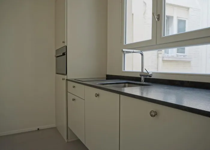 Rue Chateaubriand - 8 * Paris